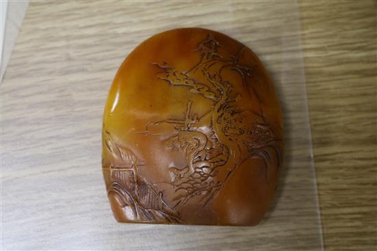 A quantity of Chinese hardstone flowers, bowls, etc